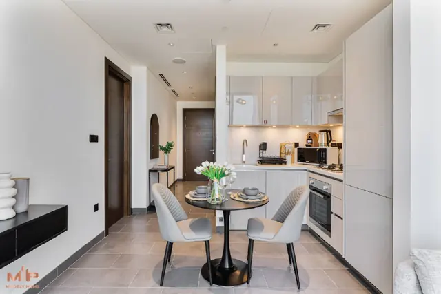 Elegant 1BR Waterfront Living | The Crest Tower B photo 4