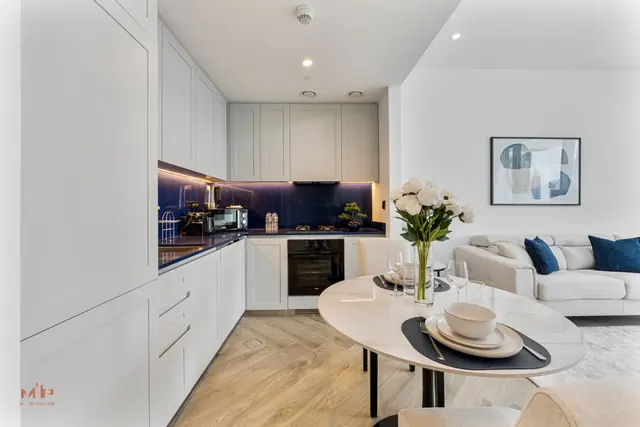 Chic 1BR in Peninsula | Canal & Downtown Living photo 4